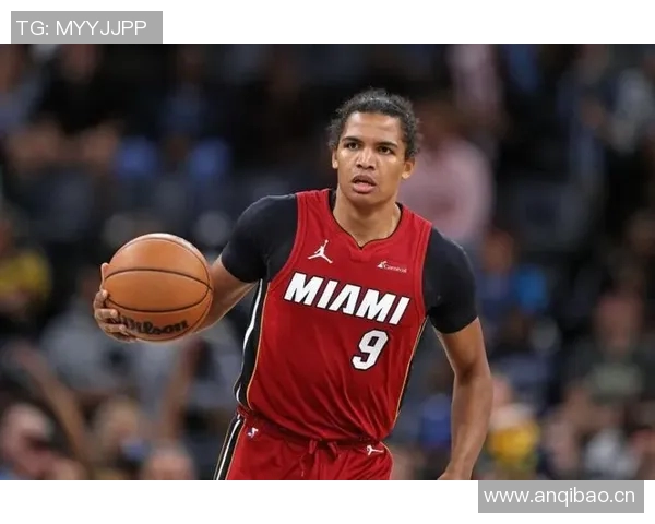 吉莱斯皮半场表现出色三分球命中率高达57贡献12分1助攻1封盖