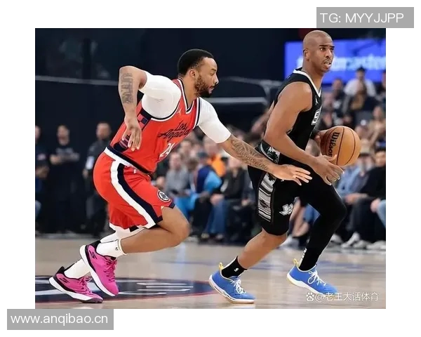 鲍威尔半场表现惊艳12投6中轻松砍下18分助球队争夺胜利